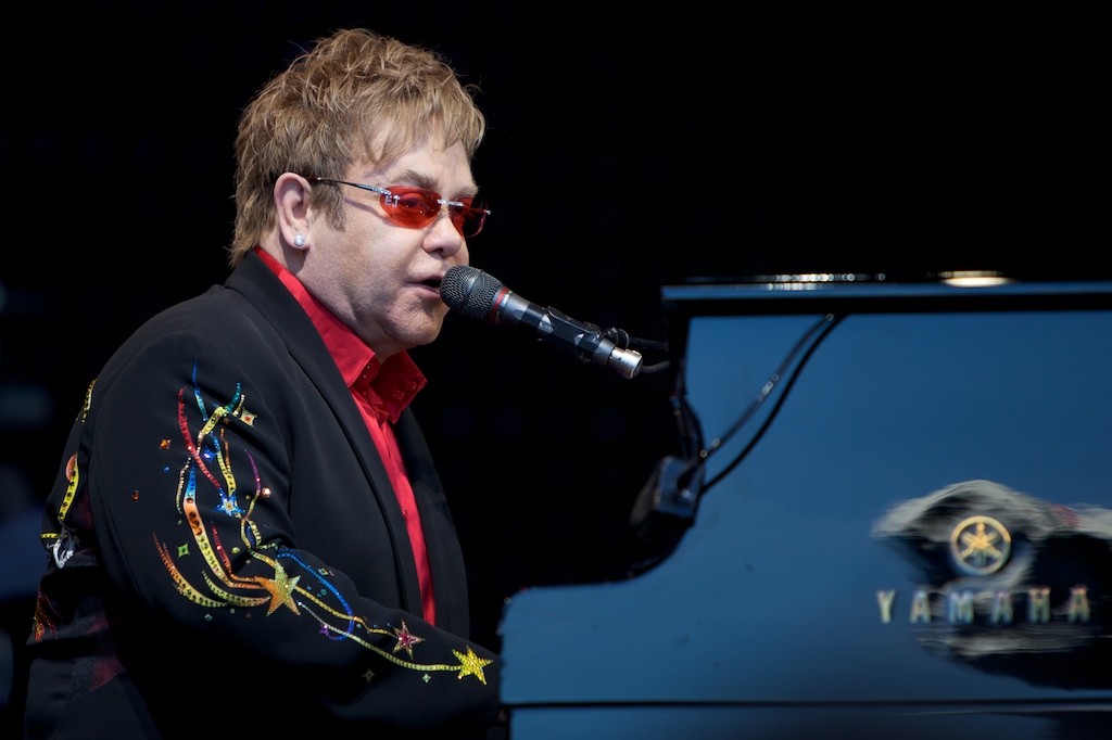 Elton <span class="highlight">John</span>