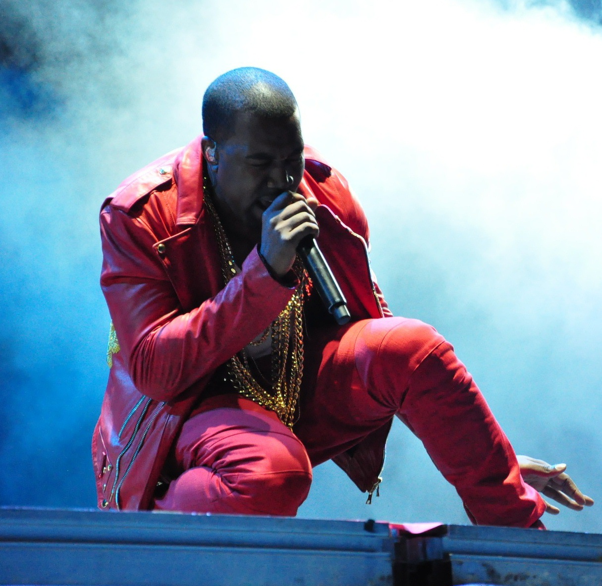 Kanye <span class="highlight">West</span>